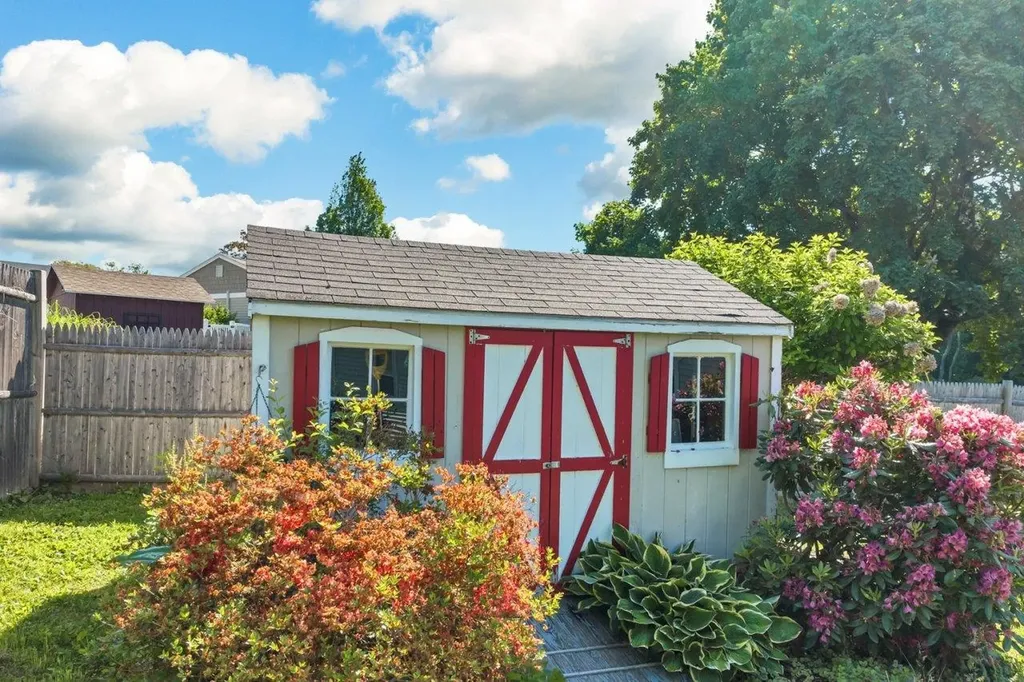9 Old Lakeview Terrace Wolfeboro NH 03894