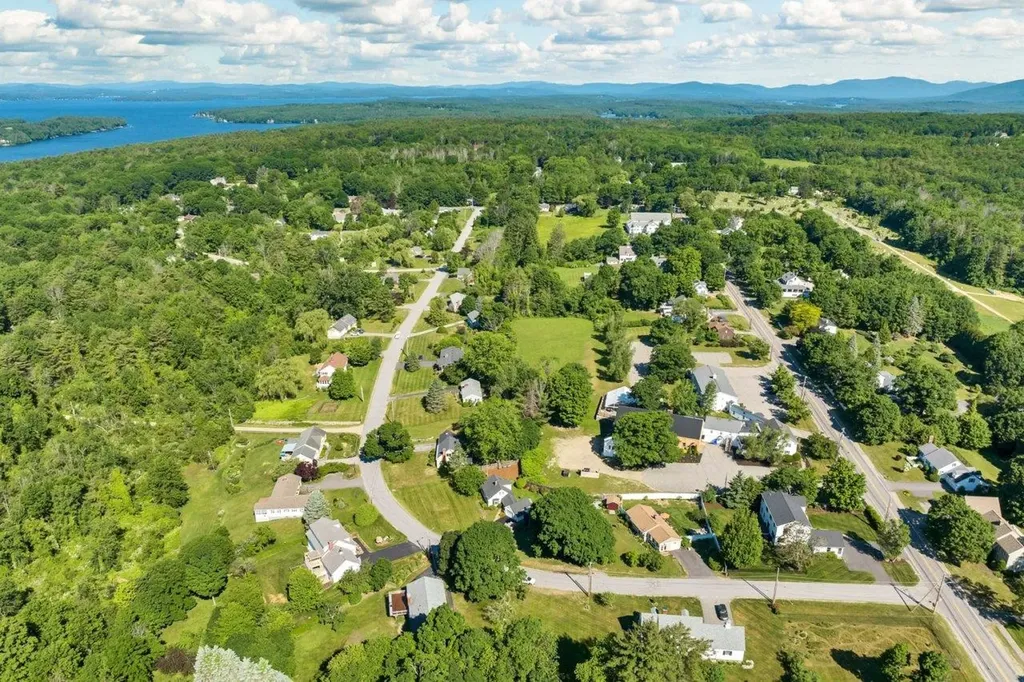 9 Old Lakeview Terrace Wolfeboro NH 03894