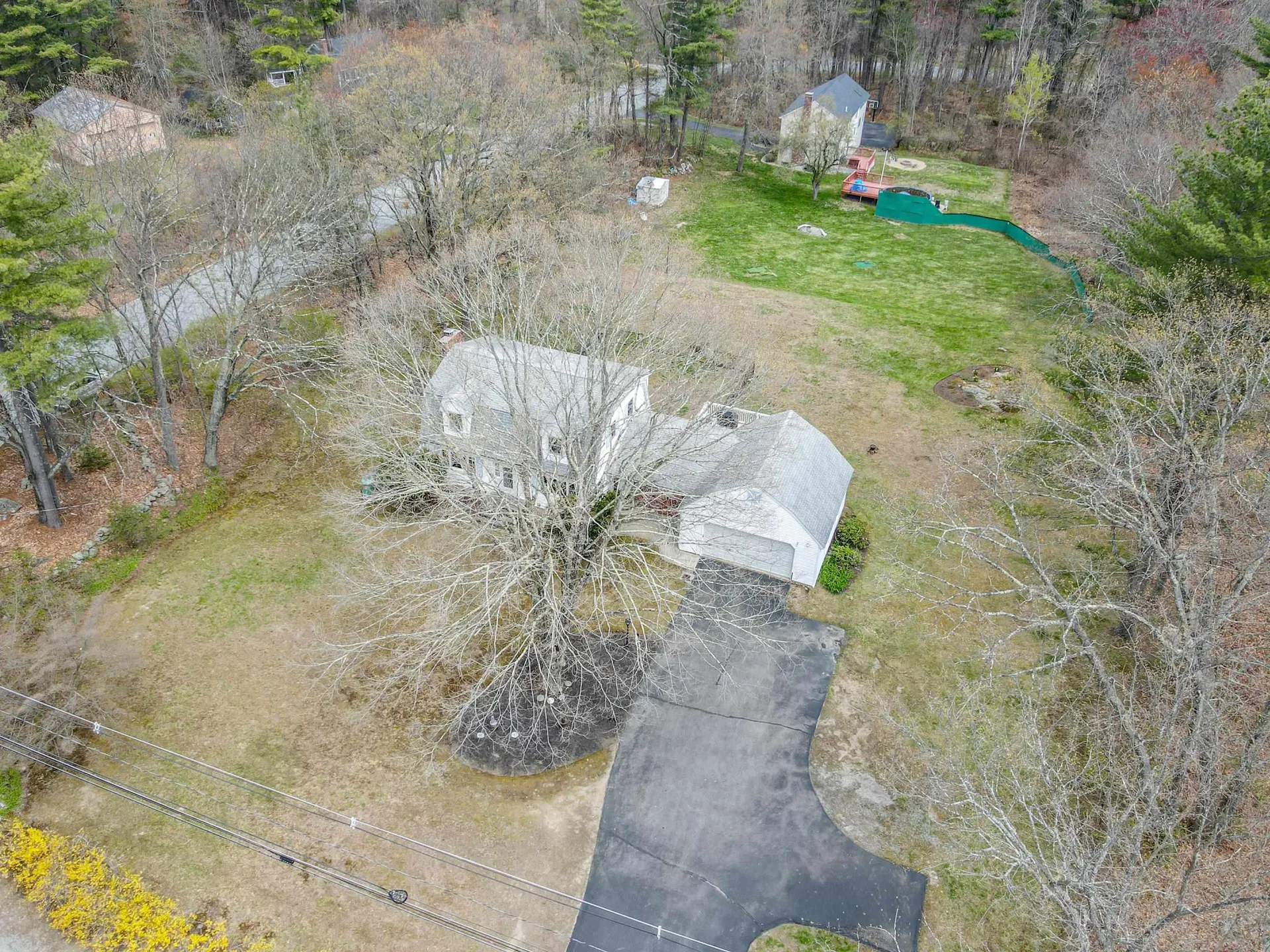 19 Dutton Road Pelham NH 03076