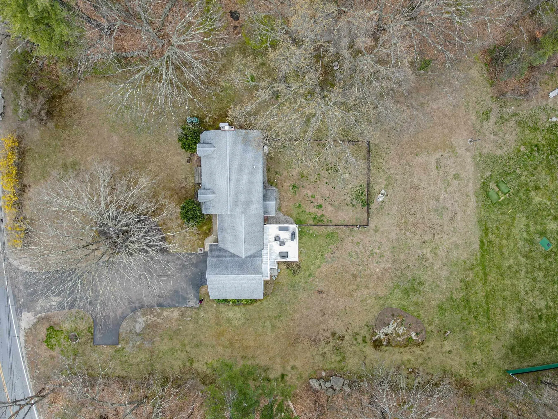 19 Dutton Road Pelham NH 03076