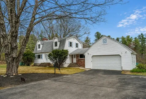 19 Dutton Road Pelham NH 03076