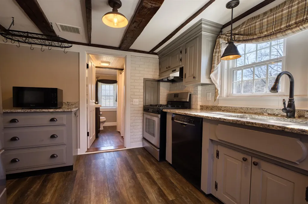 1533 Province Lake Road Effingham NH 03882