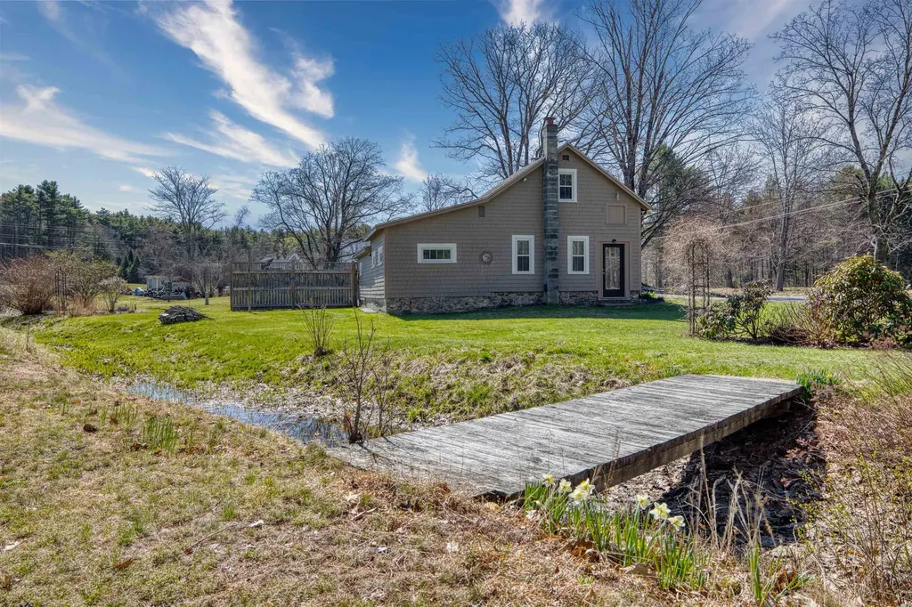 1533 Province Lake Road Effingham NH 03882