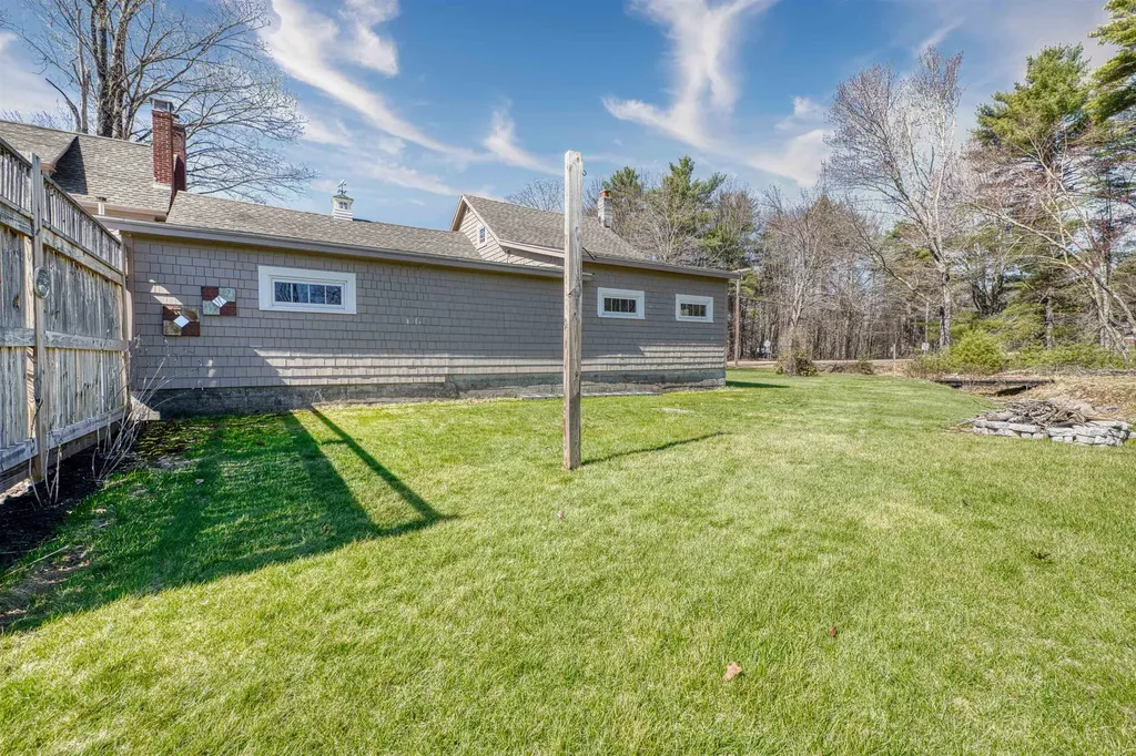 1533 Province Lake Road Effingham NH 03882
