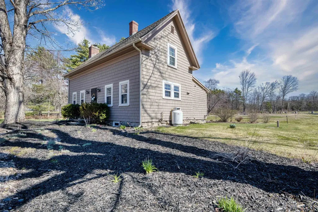 1533 Province Lake Road Effingham NH 03882