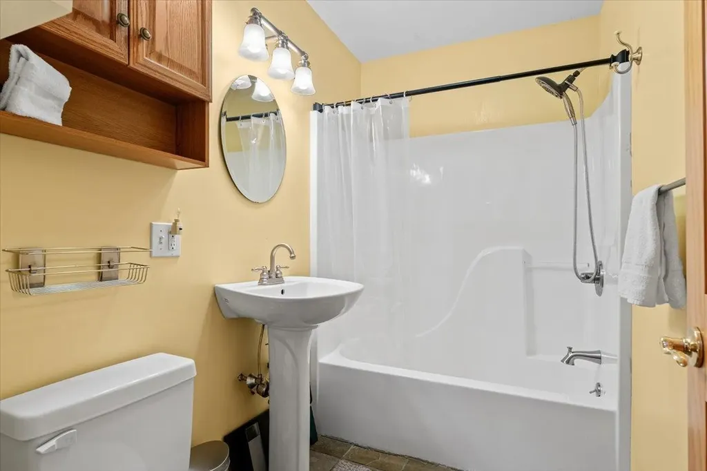 1595 Healdville Road Mount Holly VT 05758