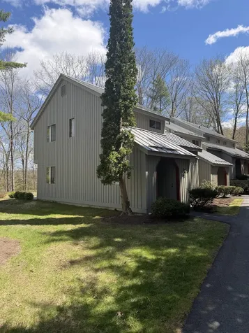 860 Murphy's Road Hartford VT 05059