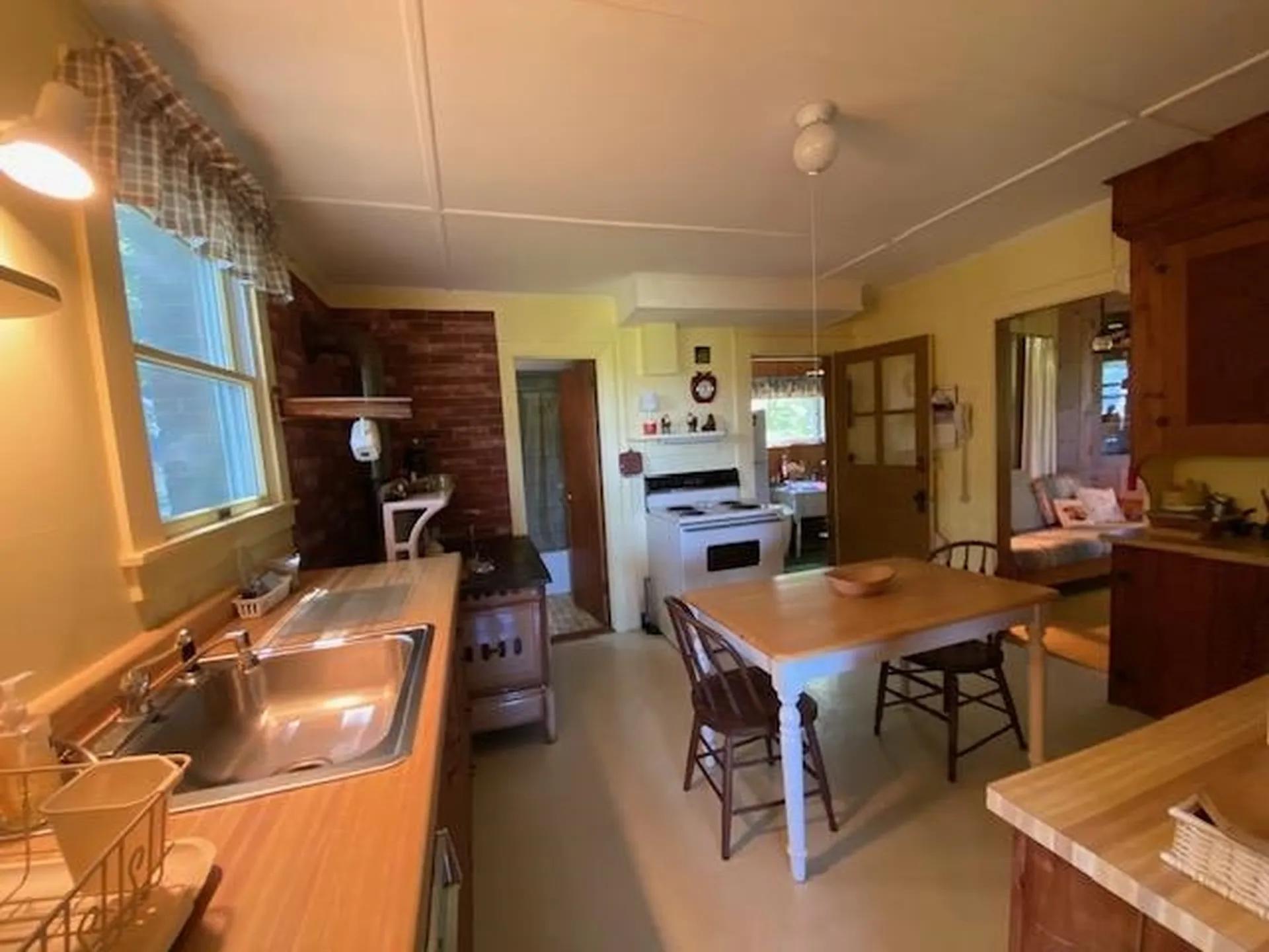21 Hospitality Way Newbury NH 03255
