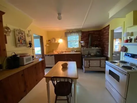 21 Hospitality Way Newbury NH 03255
