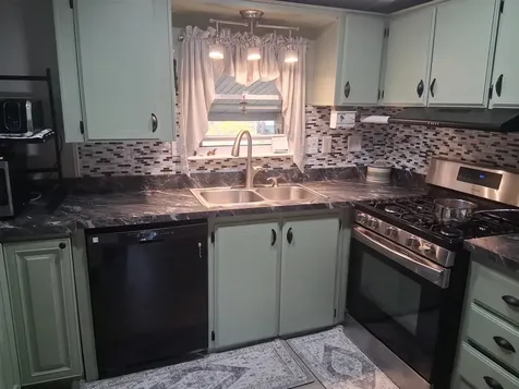 8 Cheryl Drive Concord NH 03303