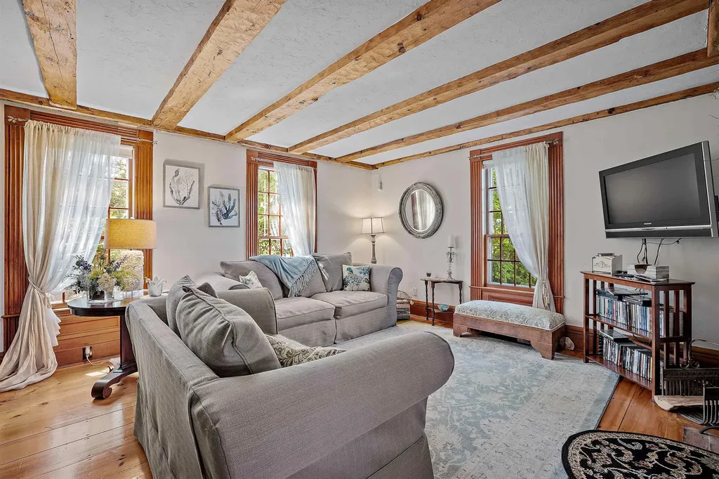14 Curtis Road Gilford NH 03249