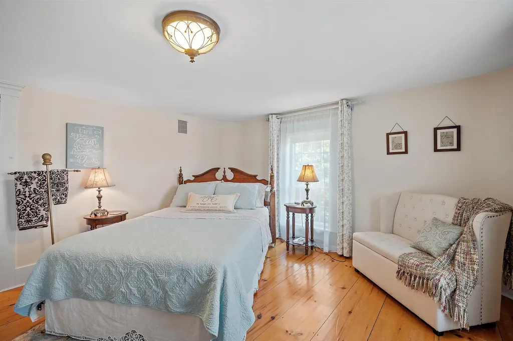 14 Curtis Road Gilford NH 03249