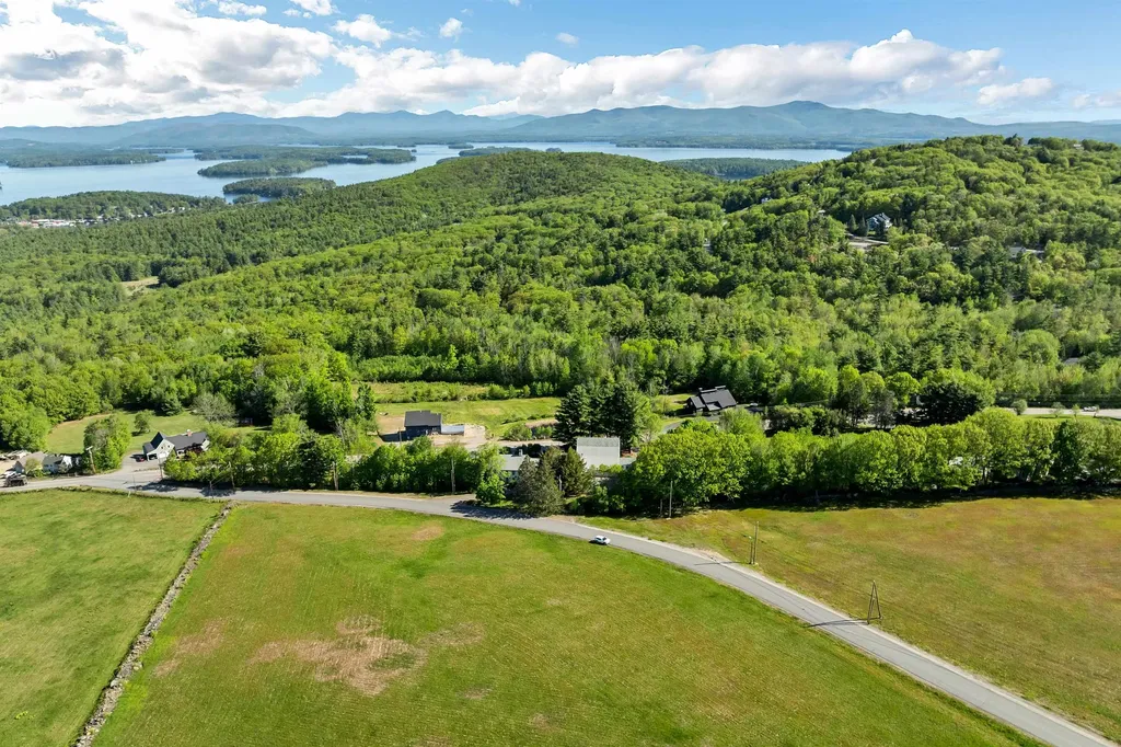 14 Curtis Road Gilford NH 03249
