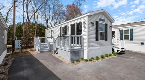 13 Brookwood Drive Salem NH 03079