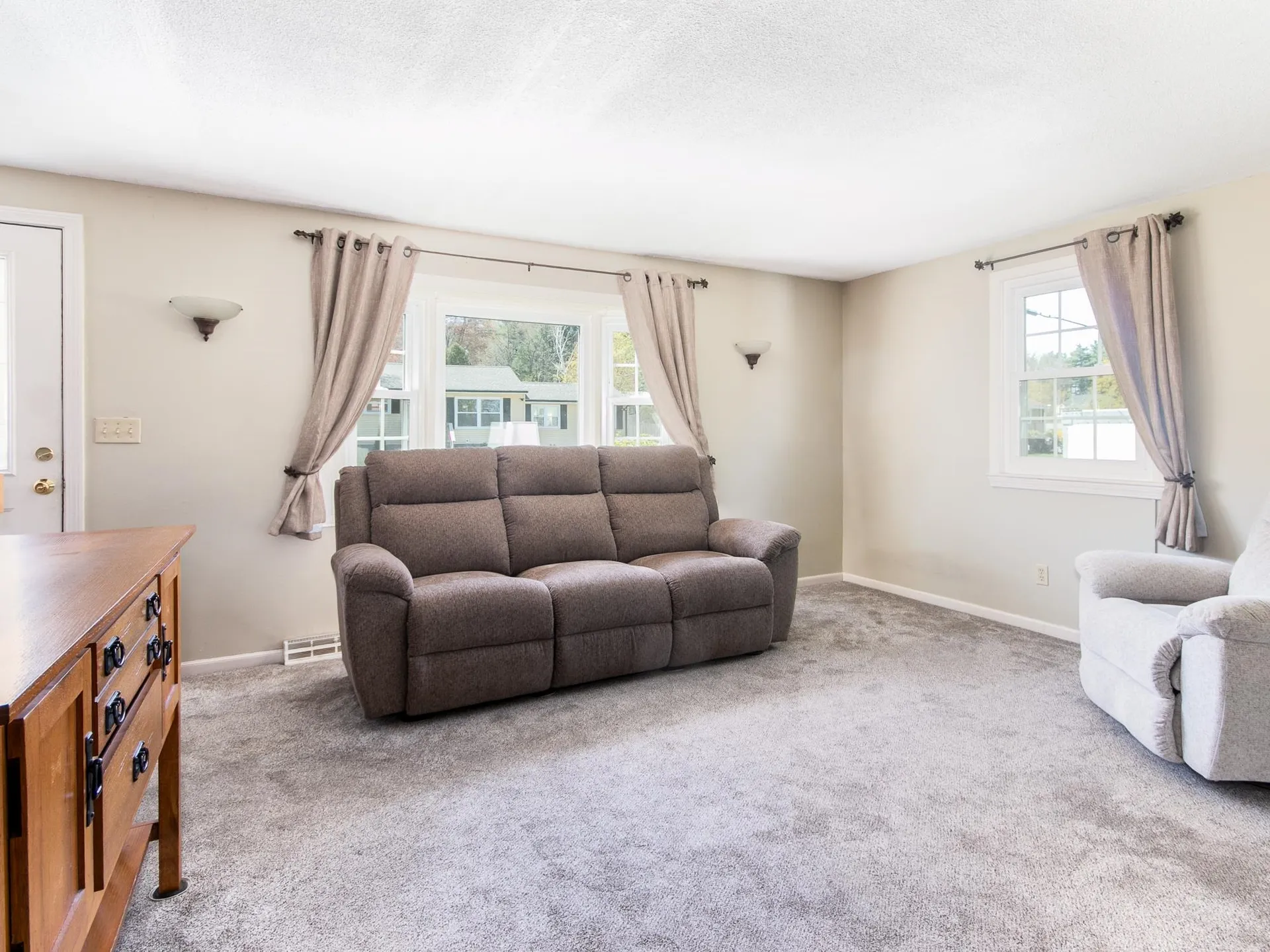 10 Cambridge Road Nashua NH 03062