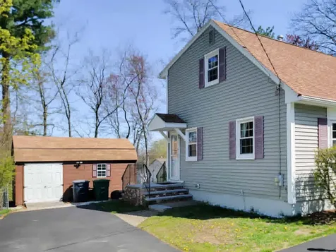 10 Cambridge Road Nashua NH 03062
