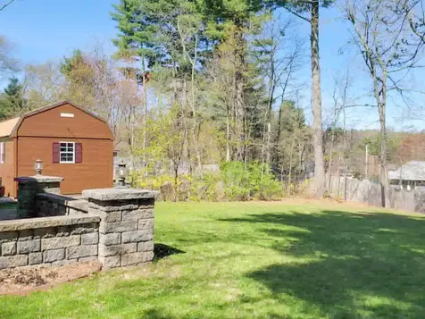 10 Cambridge Road Nashua NH 03062