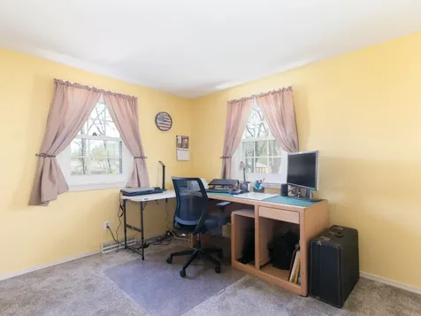 10 Cambridge Road Nashua NH 03062