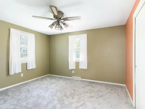 10 Cambridge Road Nashua NH 03062