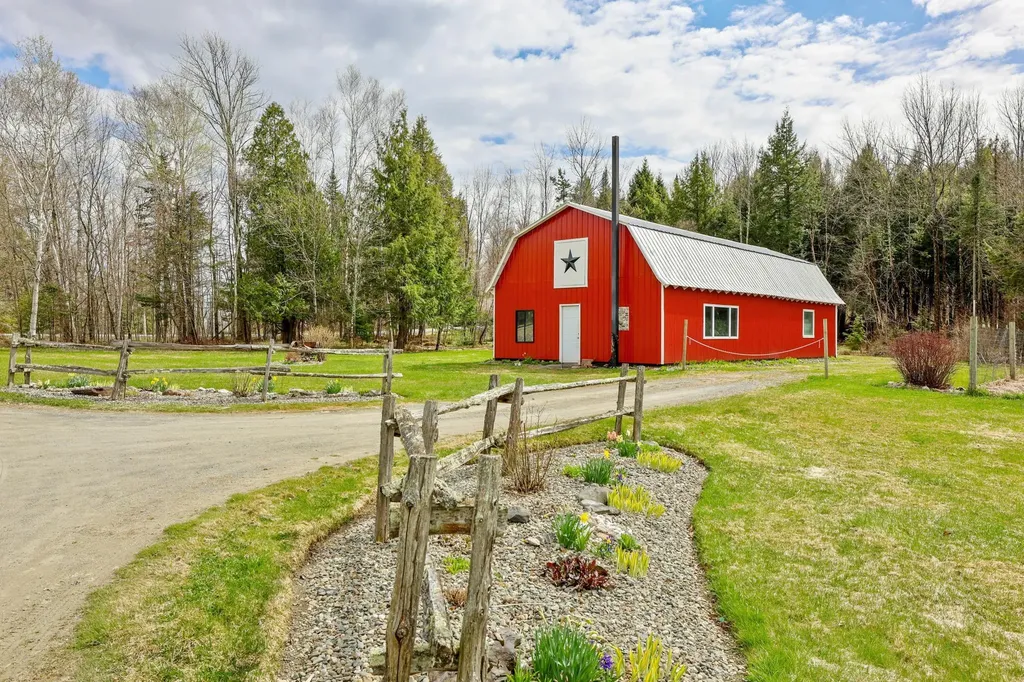 348 Maple Ridge Coventry VT 05825