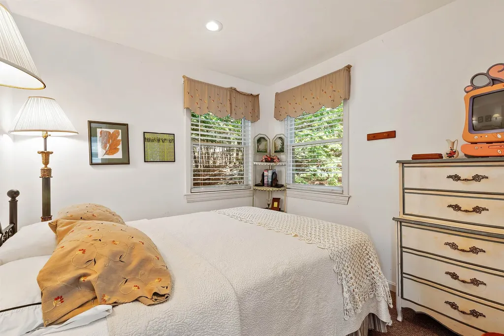 32 Highland Avenue Newbury NH 03255