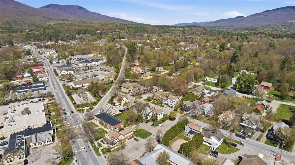 82 Elm Street Manchester VT 05255