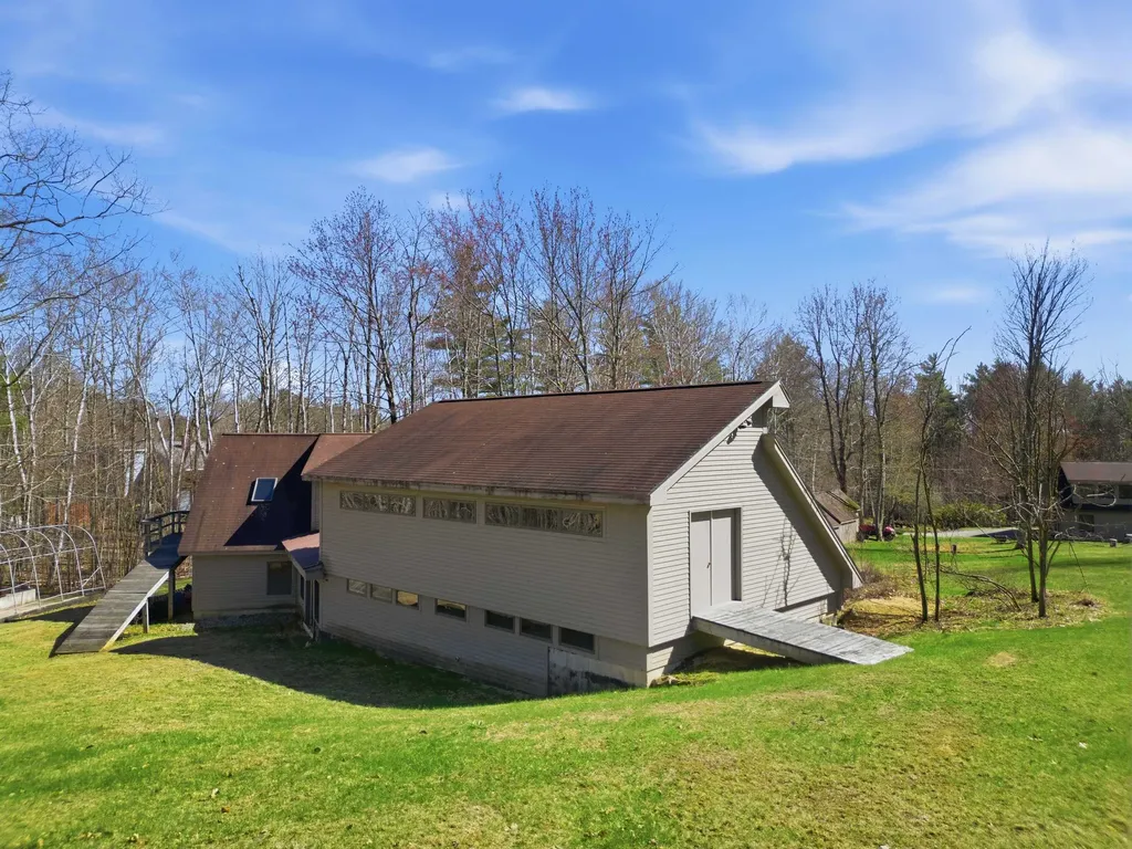 490 Clough Road Pittsfield NH 03263