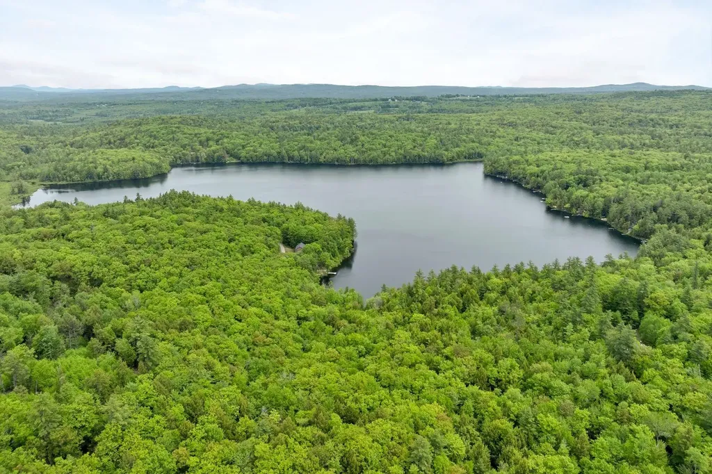 490 Clough Road Pittsfield NH 03263