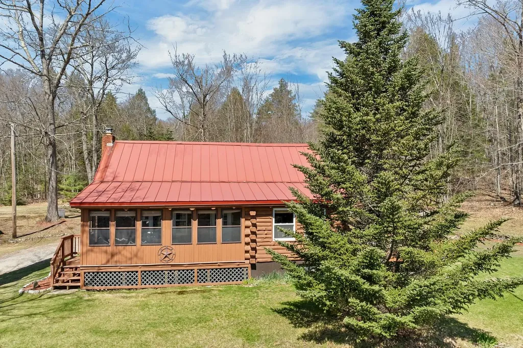 133 Thunder Road Franklin NH 03235