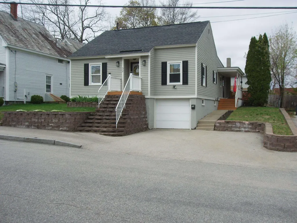 32 Morgan Street Manchester NH 03102-3435
