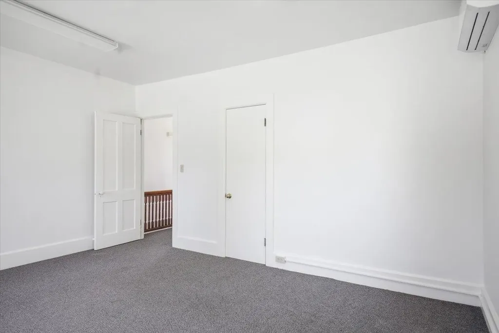 82 Elm Street Manchester VT 05255