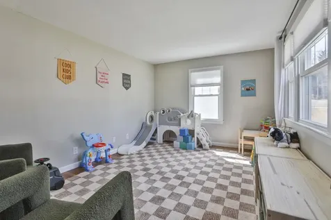 42 Dublin Avenue Nashua NH 03063