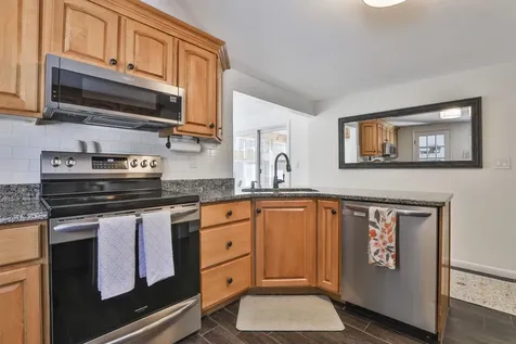 42 Dublin Avenue Nashua NH 03063