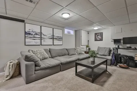42 Dublin Avenue Nashua NH 03063