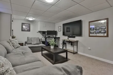 42 Dublin Avenue Nashua NH 03063