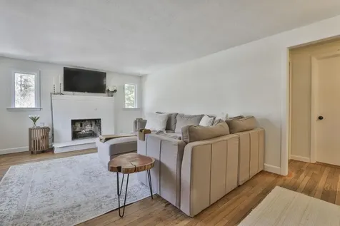 42 Dublin Avenue Nashua NH 03063