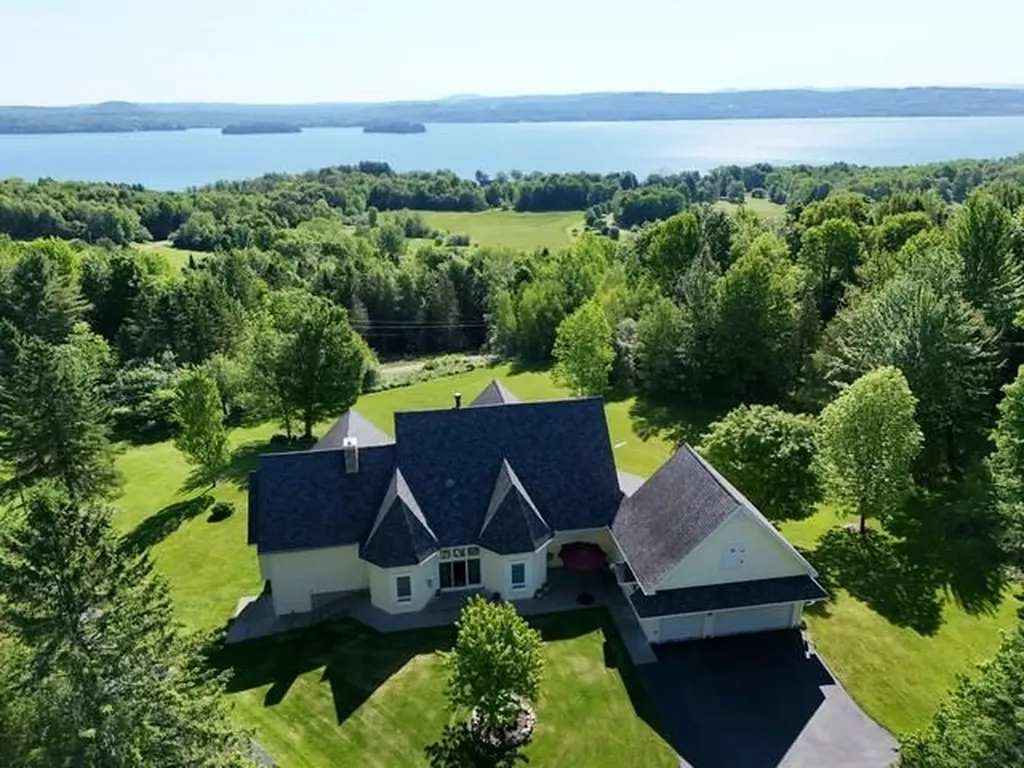 4647 Lake Road Newport Town VT 05857