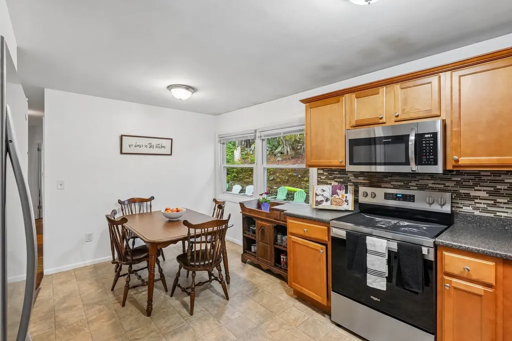 23 Pineridge Street Goffstown NH 03045