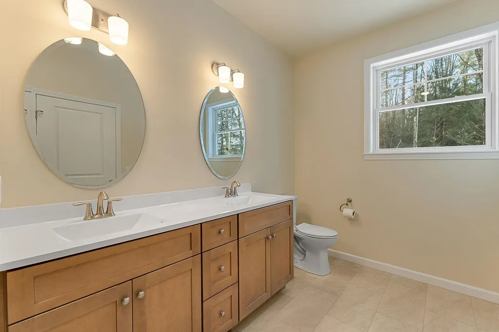 22 Barnabas Court Colchester VT 05446