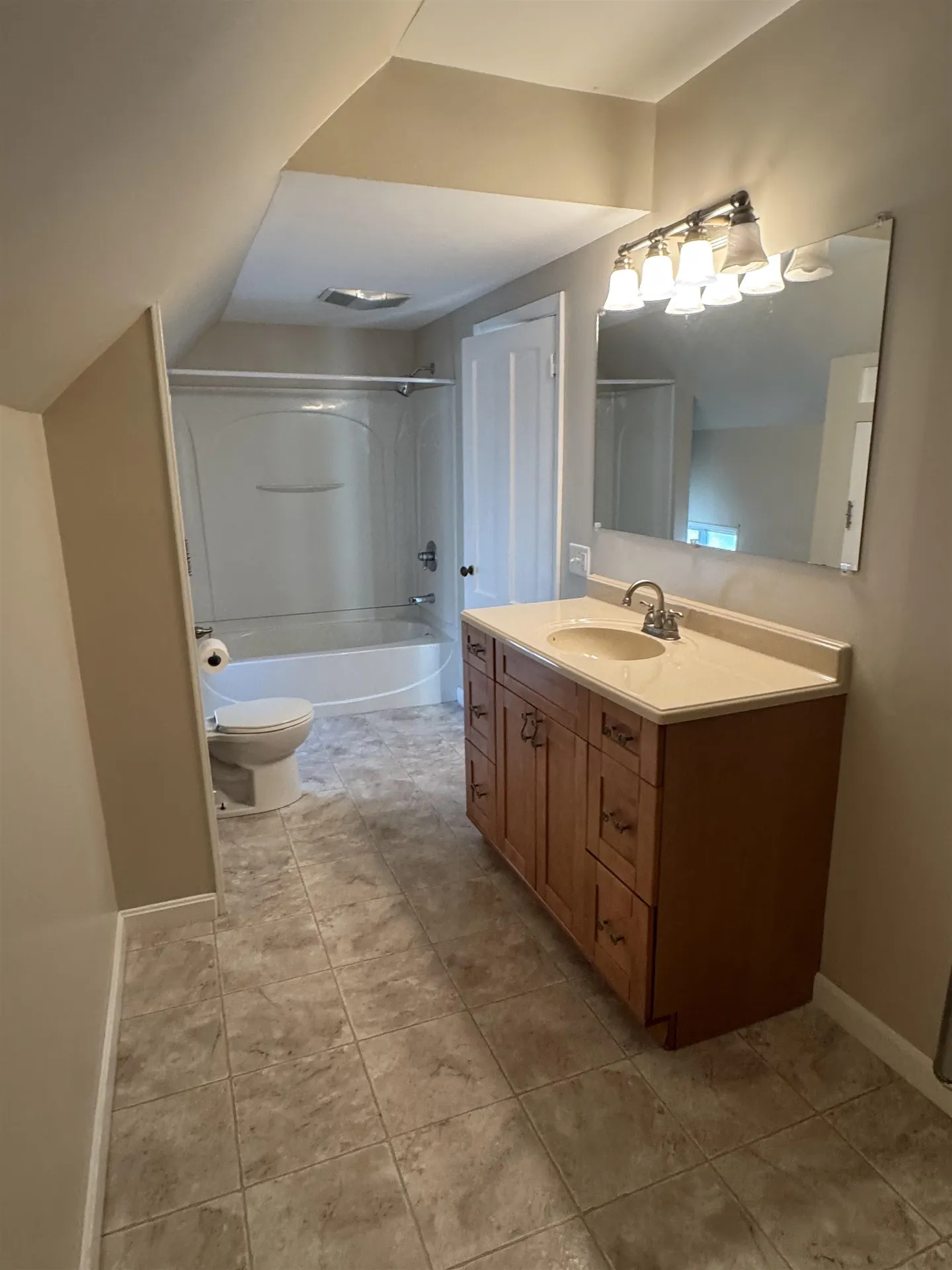 704 Belmont Street Manchester NH 03104