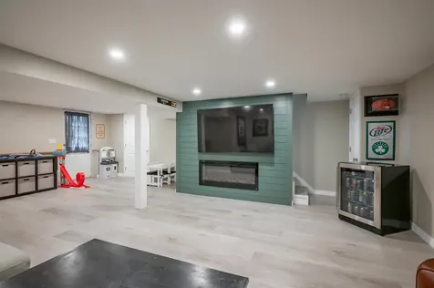 63 Norma Drive Nashua NH 03062