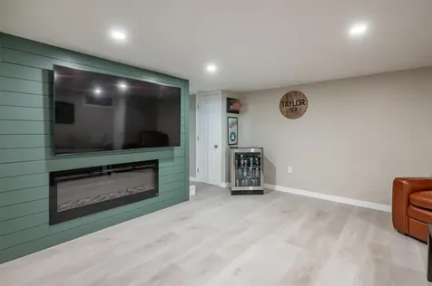 63 Norma Drive Nashua NH 03062