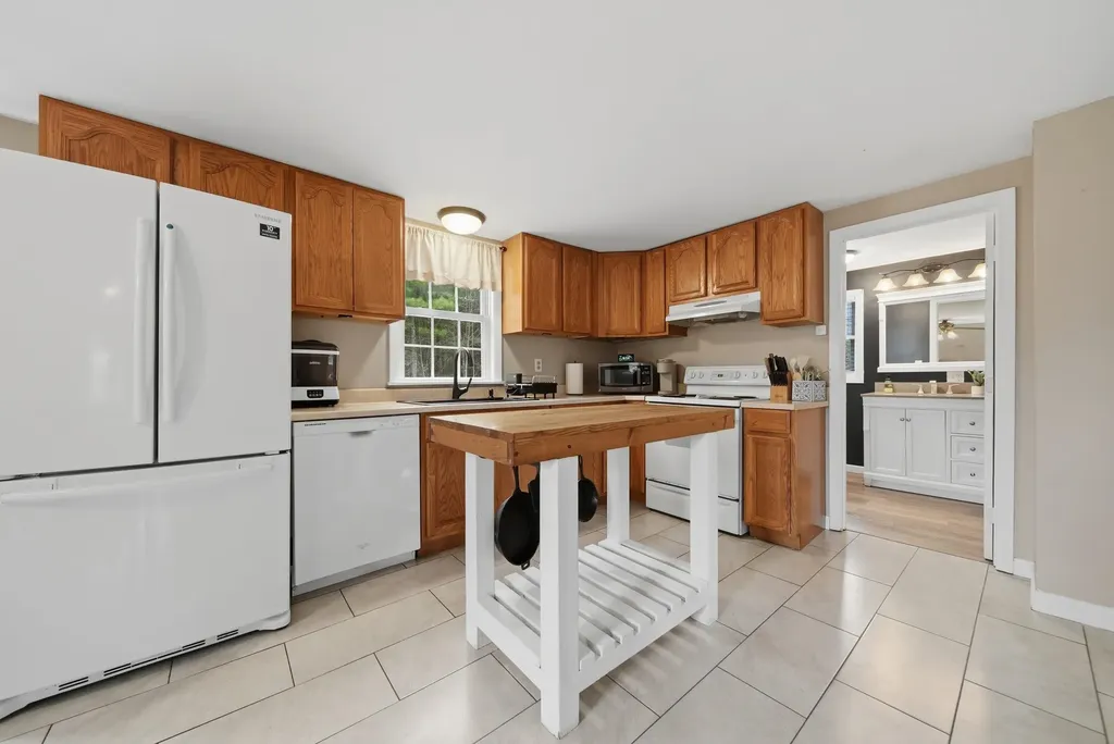 369 Suncook Valley Road Chichester NH 03258