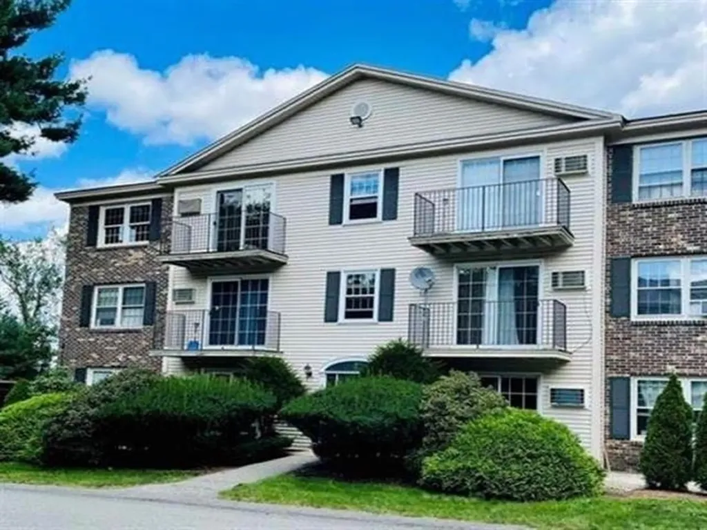 7 Autumn Leaf Lane Nashua NH 03060