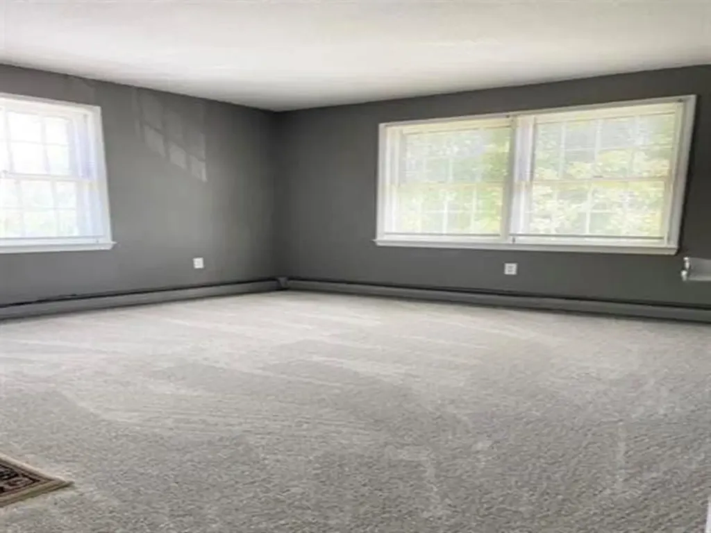 7 Autumn Leaf Lane Nashua NH 03060