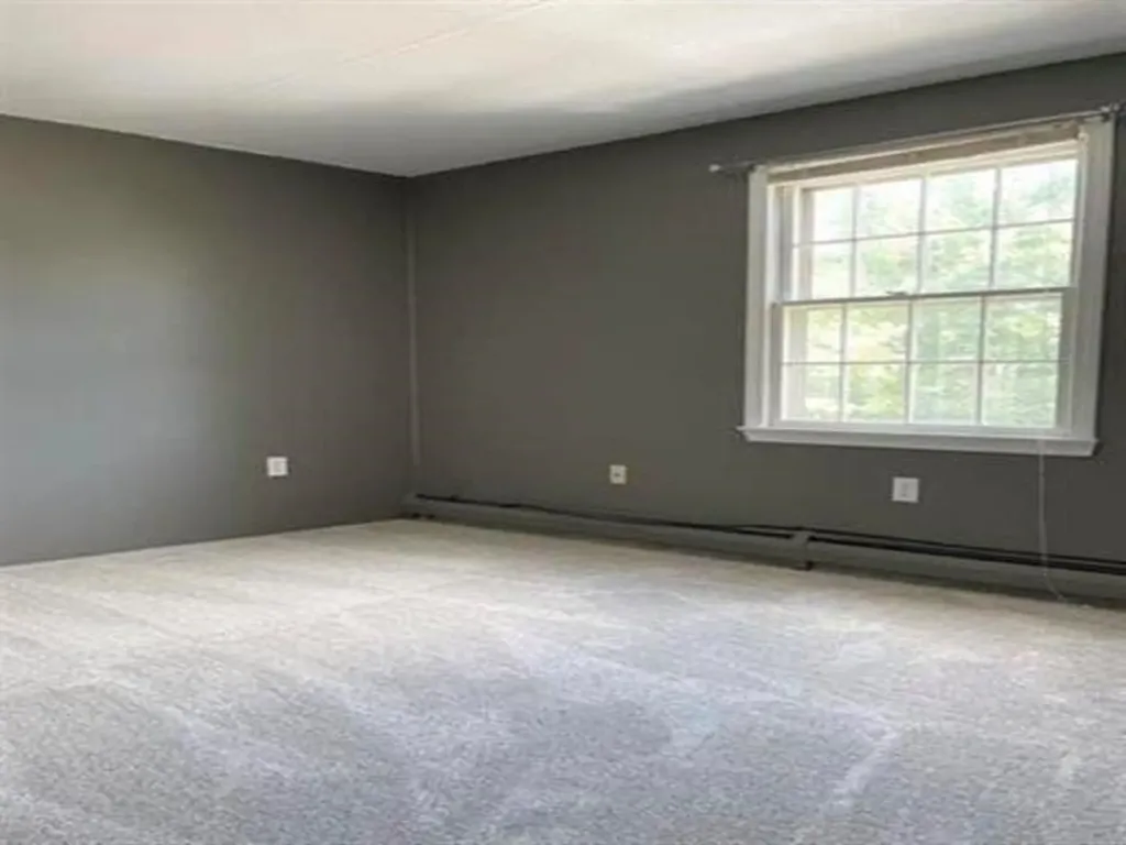 7 Autumn Leaf Lane Nashua NH 03060