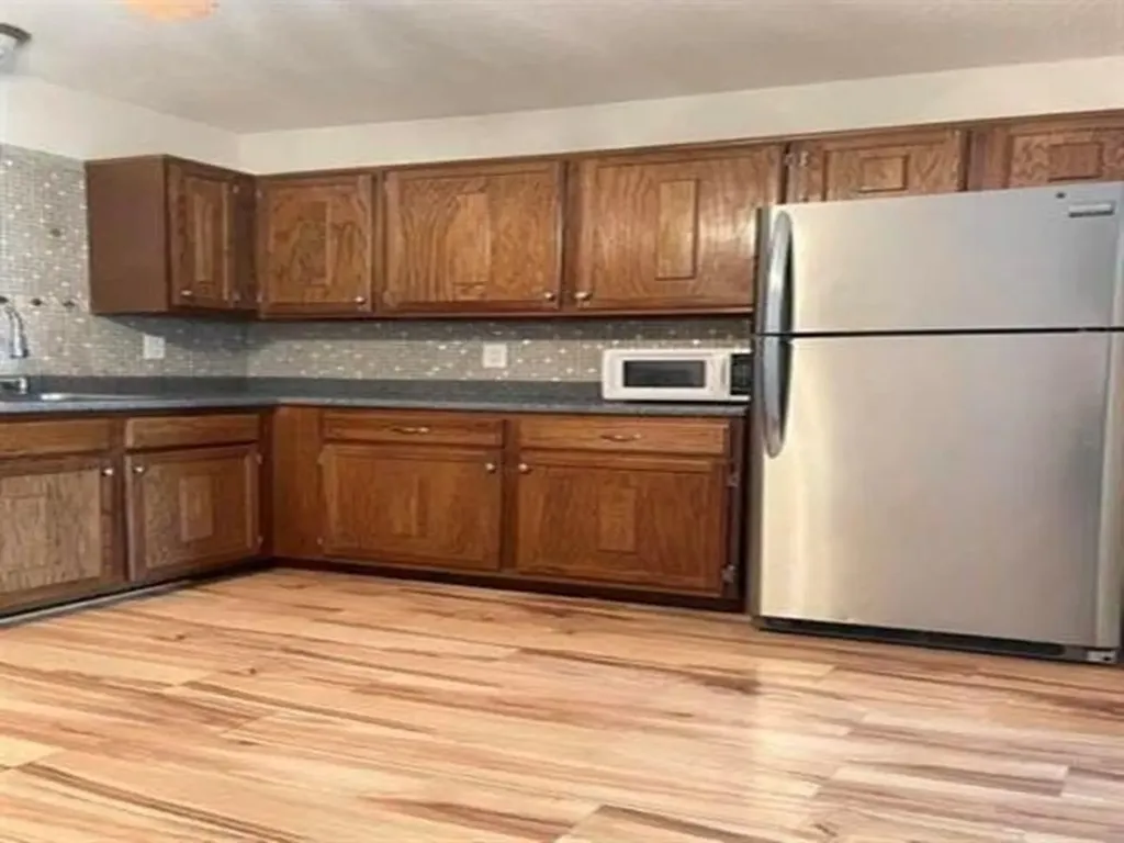 7 Autumn Leaf Lane Nashua NH 03060
