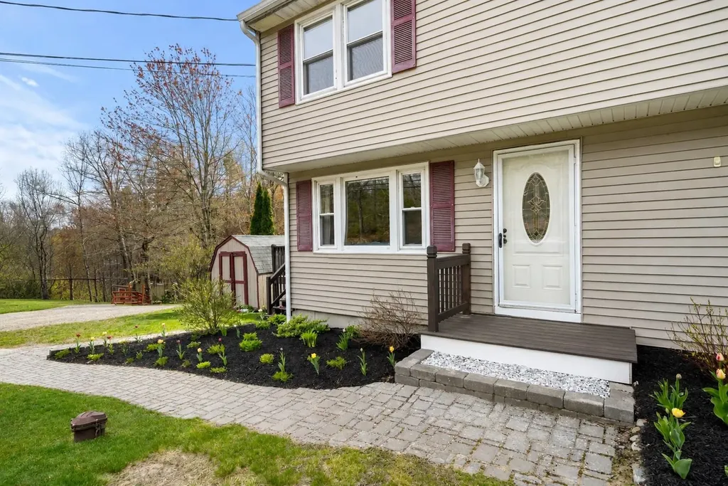 151 Rockingham Road Derry NH 03038