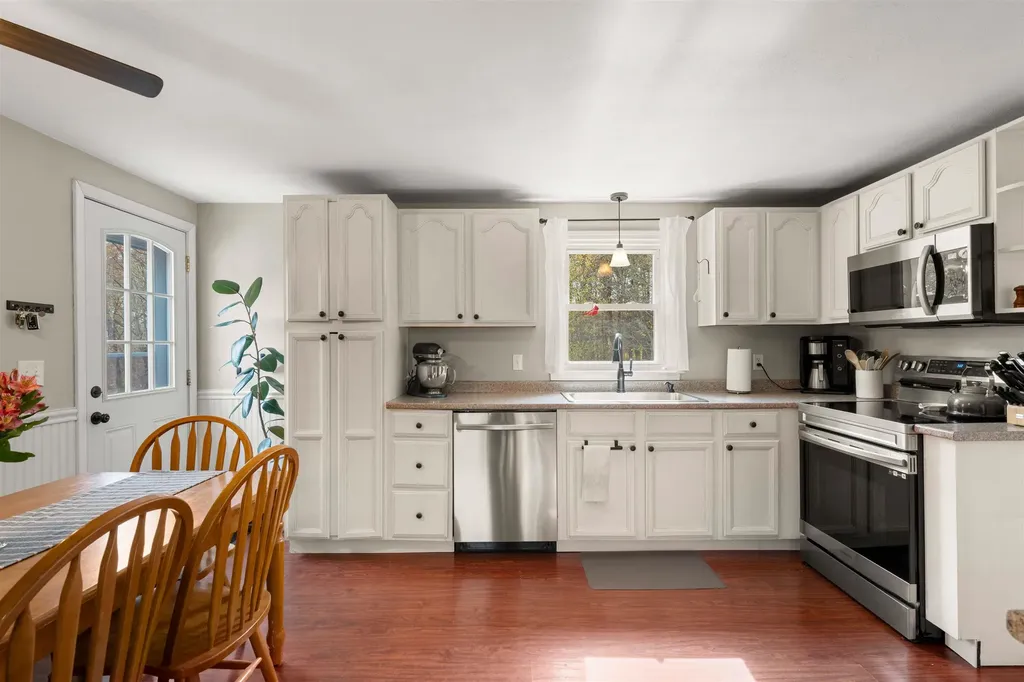 151 Rockingham Road Derry NH 03038