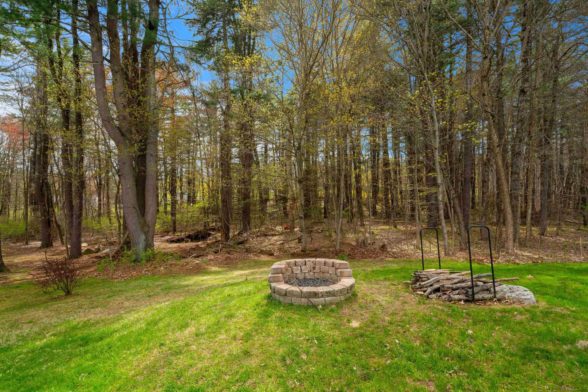 151 Rockingham Road Derry NH 03038